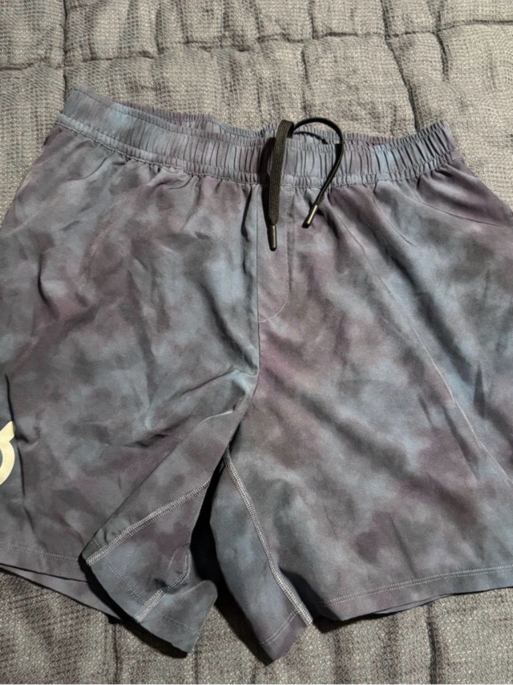 5 pair of short bundle. Lululemon, UA, or peloton brand. All size large - Picture 2 of 6